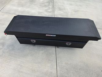 LIKE NEW Weather Guard 121-52-03 Low-Profile Saddle Box – Complete with Keys & Hardware!