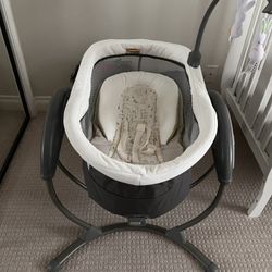 Graco gliding bassinet outlet