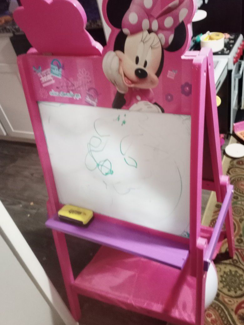 Minnie Mouse Easel 