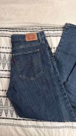 Women’s Levi’s 311