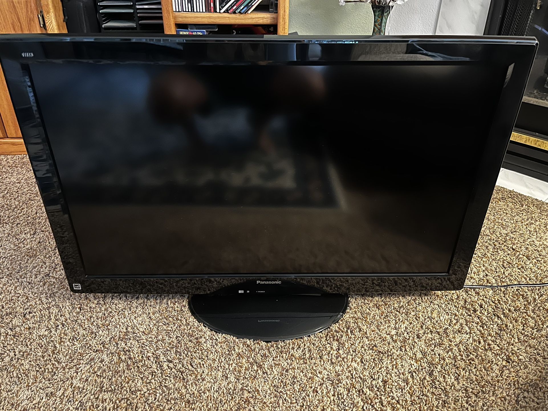Panasonic TV 38”