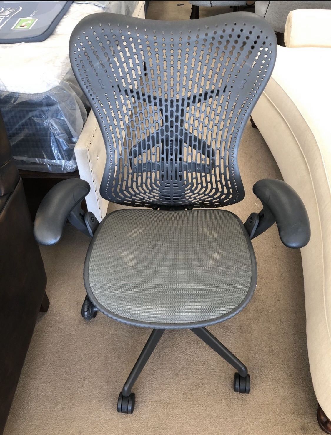 Herman Miller Mirra Chair in Graphite Tri-Flex GOOD CONDITION