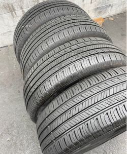 205/60/16 Hankoo set de Tires en buenas condiciones de vida las 4
