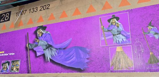 12’ Home Depot fly witch