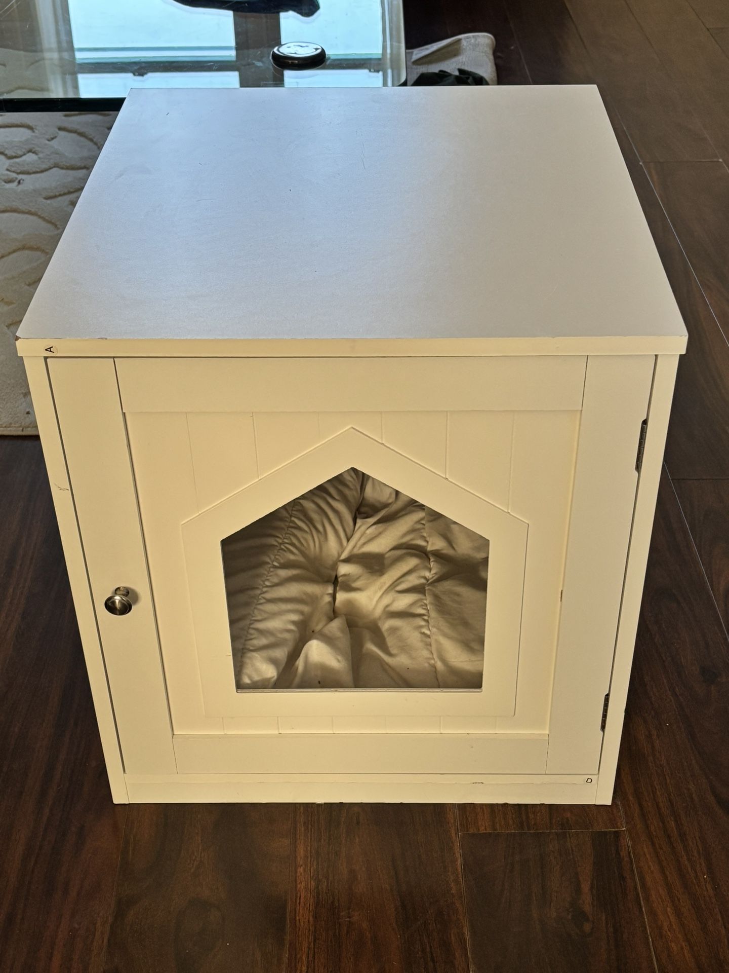 cat litter box