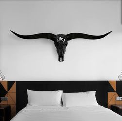 Longhorn Skull // Black Horns