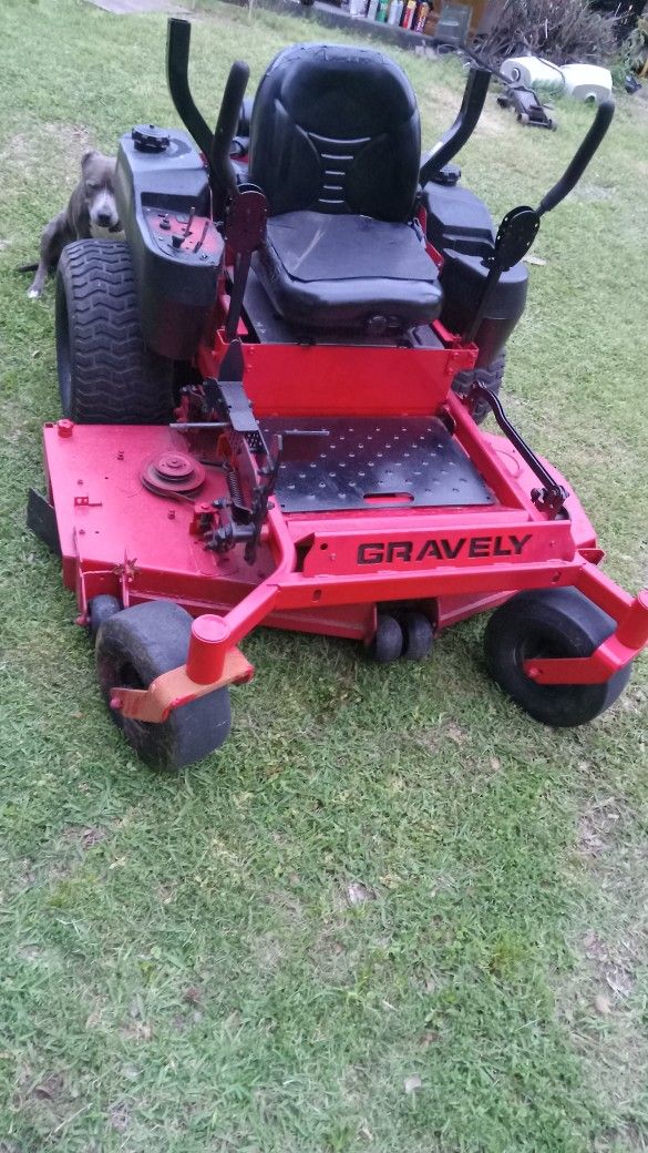 Commercial Gravely Zero Turn Riding Mower Run&Cut Excellent. 