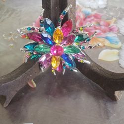 Brooch 