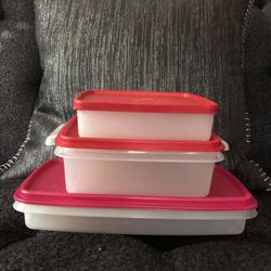 Set of Tupperware containers 