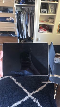 Apple iPad Air 5th generation 64 gbs storage (Apple Pencil is extra 40 dollars)