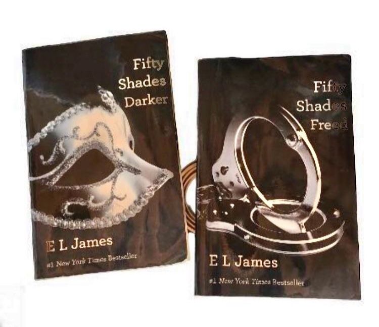 Fifty Shades Darker & Fifty Days Freed / E L James