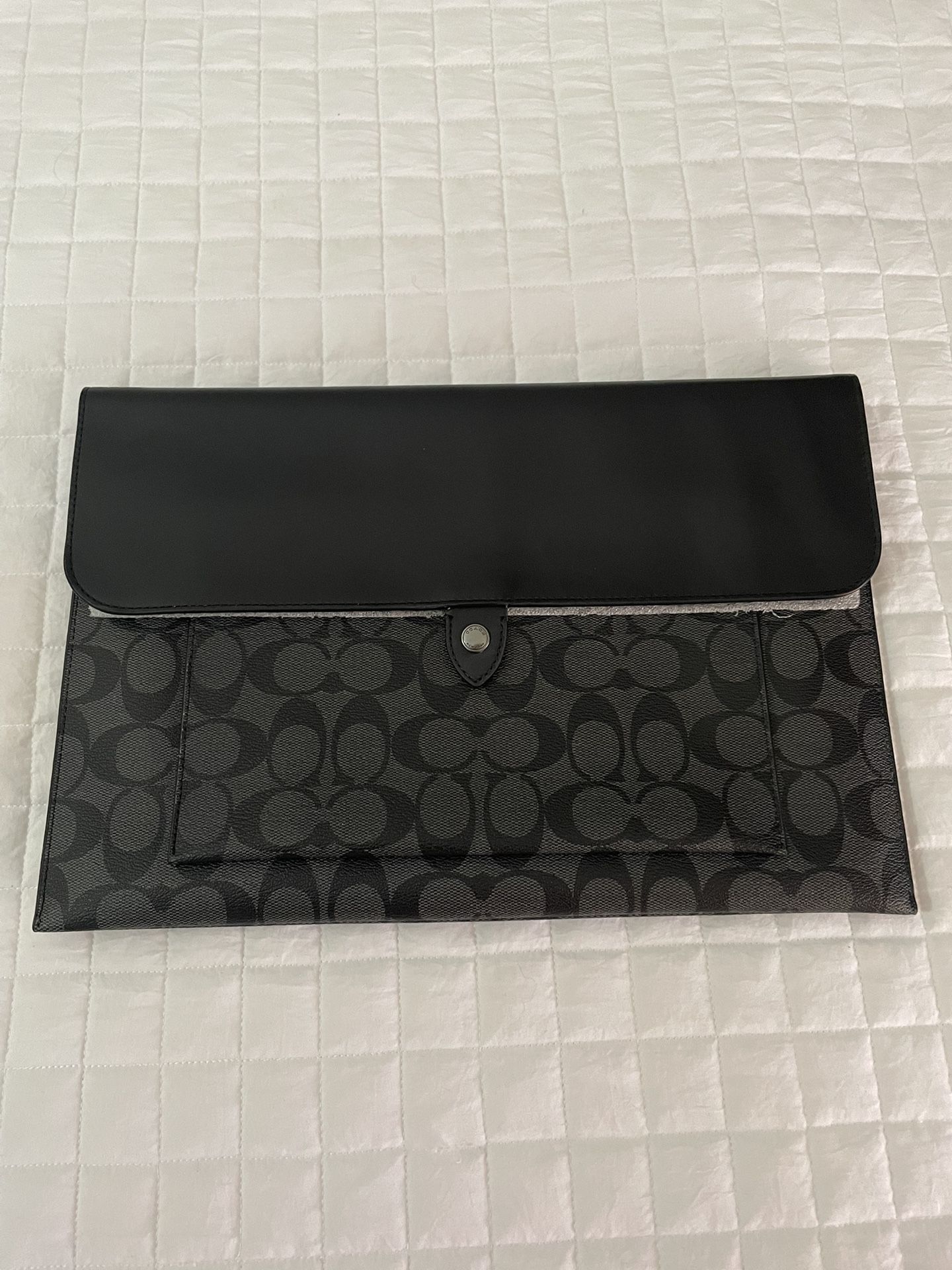COACH LAPTOP SLEEVE IN LEATHER & SIGNATURE CANVAS IN GUNMETAL/CHARCOAL