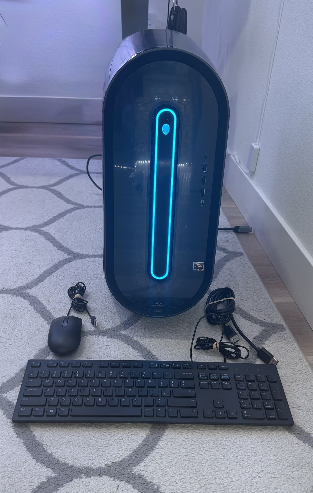Gaming Computer, Alienware Aurora R14 – Ryzen 7 5800 / Radeon RX 6600 XT / 80GB RAM / 512GB SSD