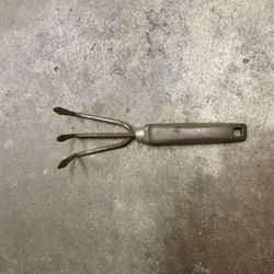 Hand Cultivator  Brown 