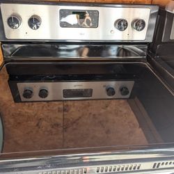 Stove, Microwave Oven , Dishwasher All Clean And Ready To Use 550 Can Deliver To Local Buyers 