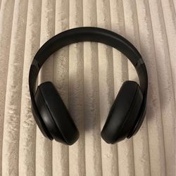 Beats Studio Pro