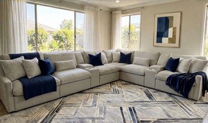 Living spaces Kennedy sectional with 3 recliners