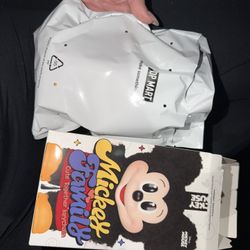 Mickey Family Cute Together keychain pop mart Donald Duck