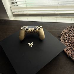 PLAY STATION 4 PRO + CONTROL 