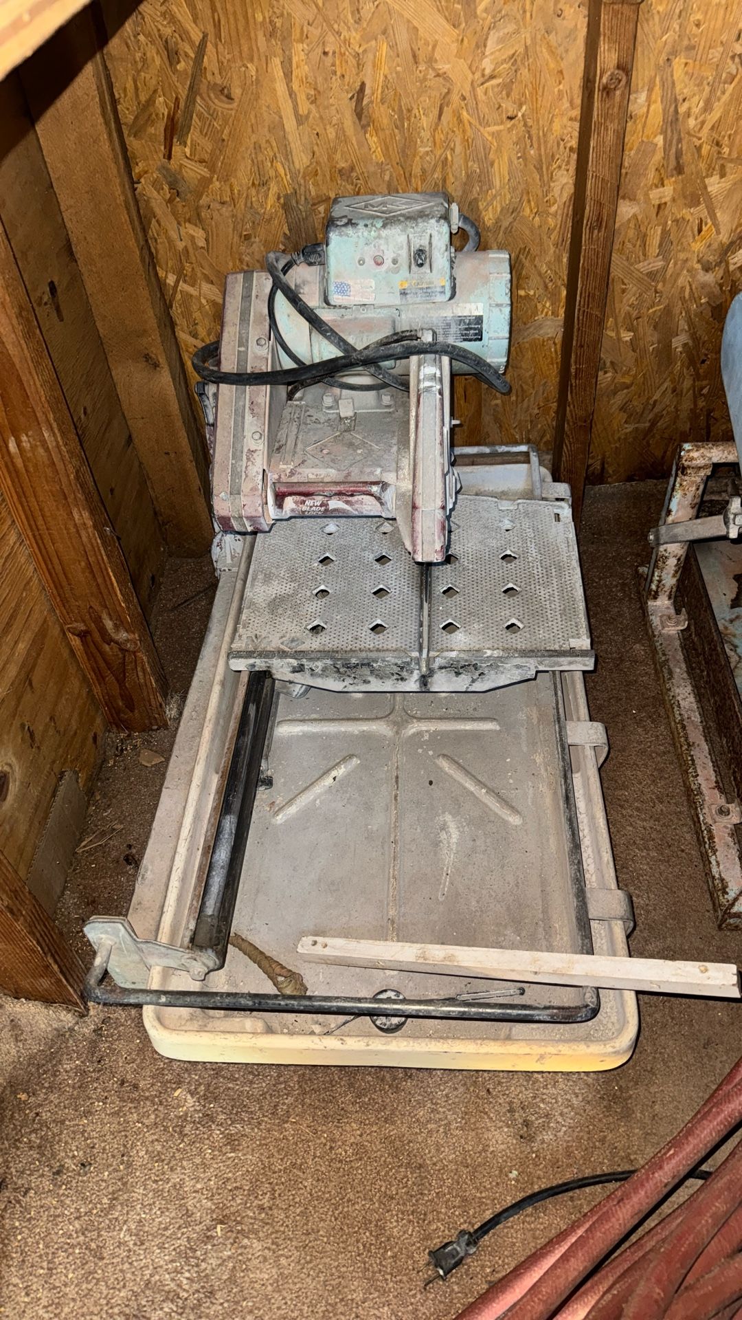 TILE SAW