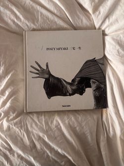 TASCHEN Issey Miyake Monograph Hardcover Book Very Clean Inside * Reading Copy