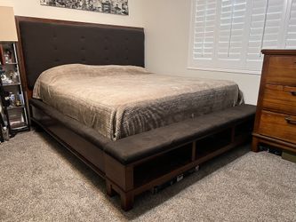 Cal King Bed Set
