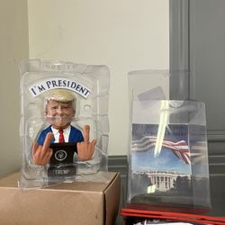 Trump Bobble Fingers Doll 