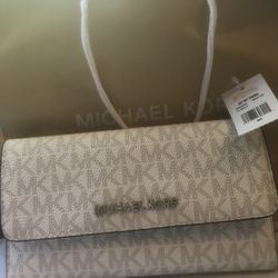 brand new michael kors wallet (mk)