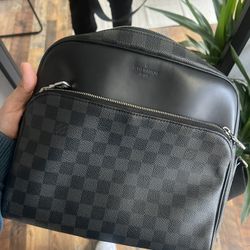 Louis Vuitton Reporter Dayton Damier Graphite MM Black/Grey