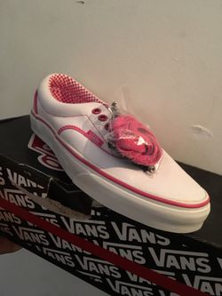 New Vans size 7 men/8.5 women