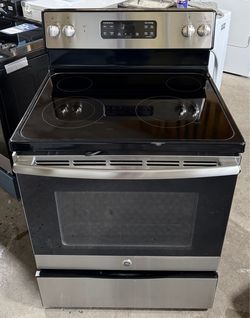 Electric Range w/SELF-CLEAN
