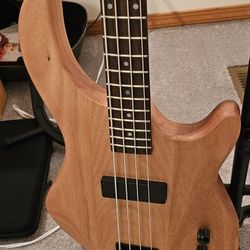 Dean Edge Base Guitar