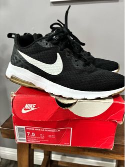 $7 Women Nike Size 7.5