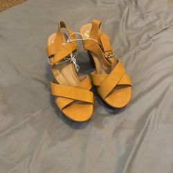 Woman’s Wedge Heels Size 9 New