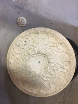 Outside cement medallion in great condition   