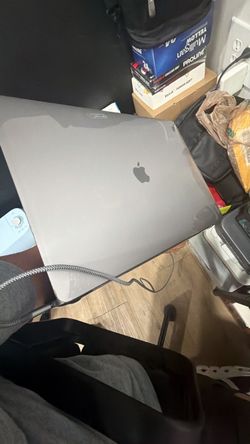 MacBook Pro 16 in