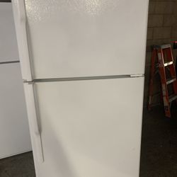 GE Refrigerator