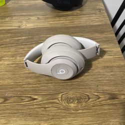 Beats Studio 3s (New Model)