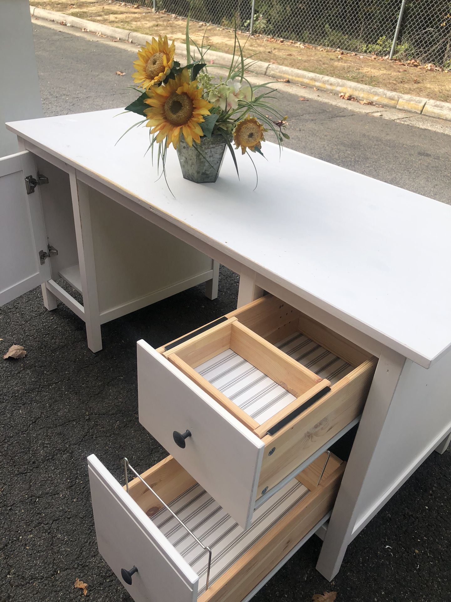 Ikea Hemnes White Desk .  ( 61”w X 29” H X 25”d ) Delivery Available