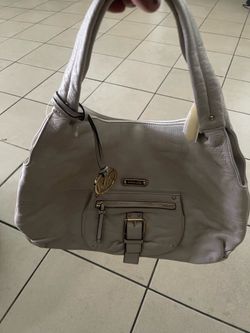 Authentic Michael Kors bag. $120 with tag new pick up in Van Nuys