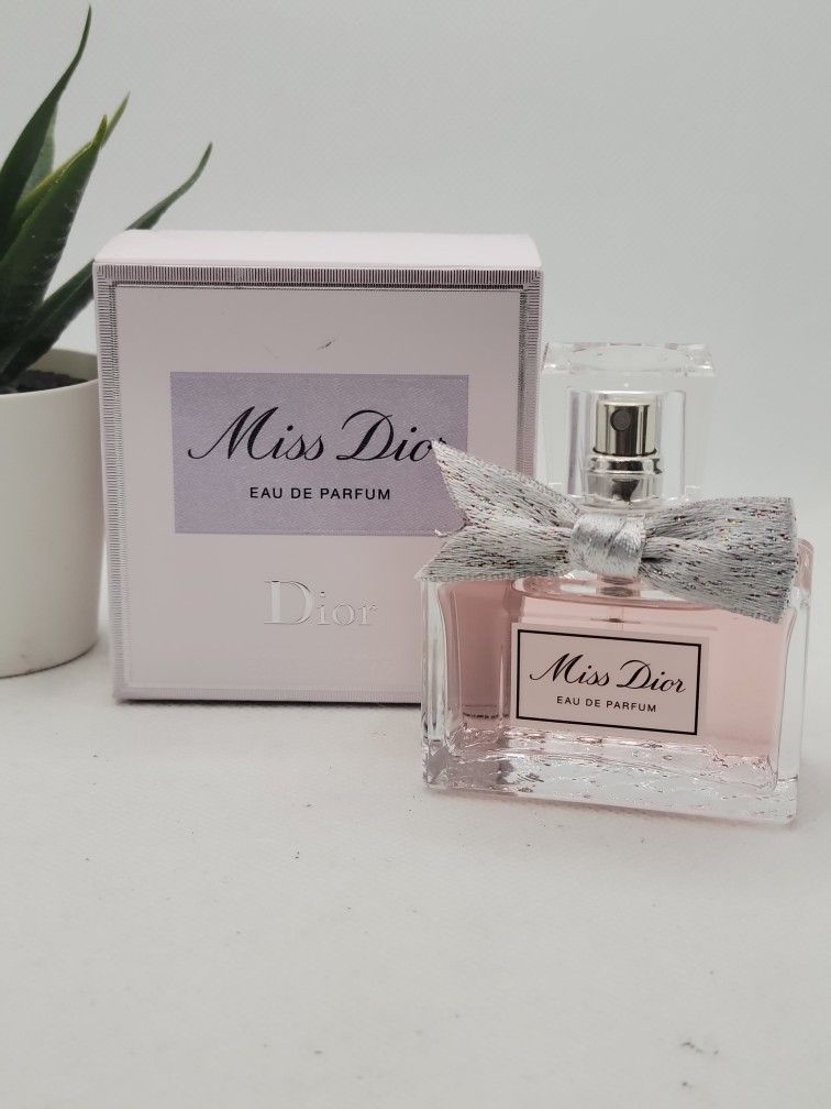 Dior
Miss Dior Eau de Parfum
1 fl (2 available)