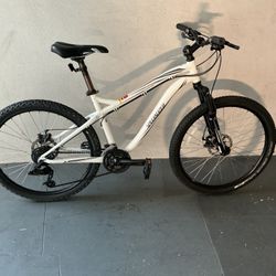 BICYCLE SPECIALIZED 21 SPEED SIZE 26 BRAND NEW 