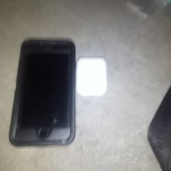 I Phone And Airpods 