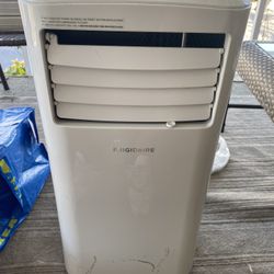 frigidaire portable air conditioner