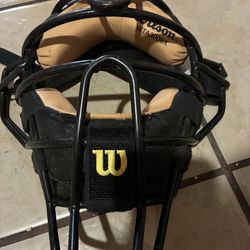 Wilson dyna-lite umpire mask