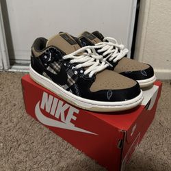 Travis Scott Dunks