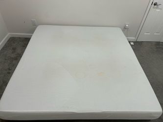 Comfortable Zinus King Memory Foam Mattress (8-inch)