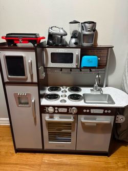 Kidkraft Play Kitchen with Accessories