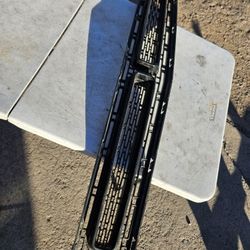 Dodge Challenger Grille Oem