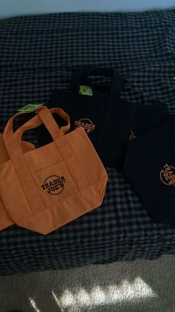 Trader Joes tote 
